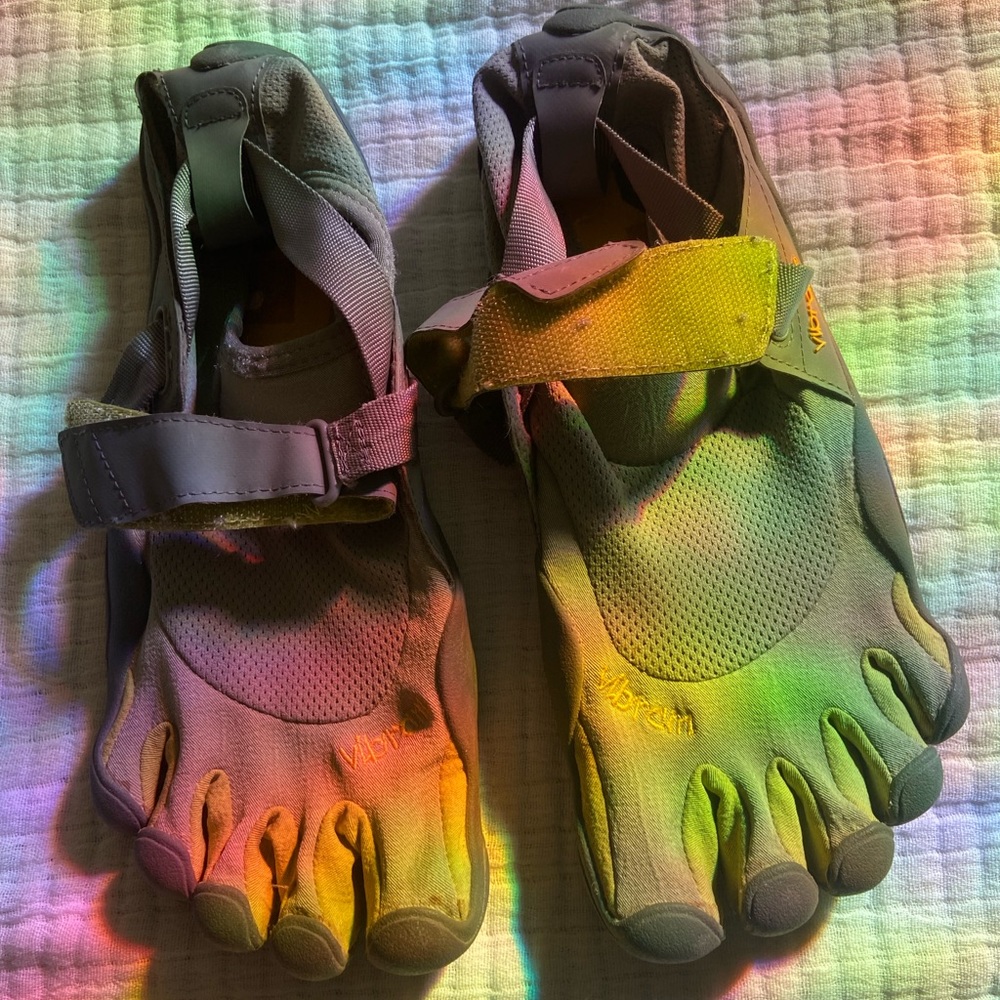 Vibram toe shoes